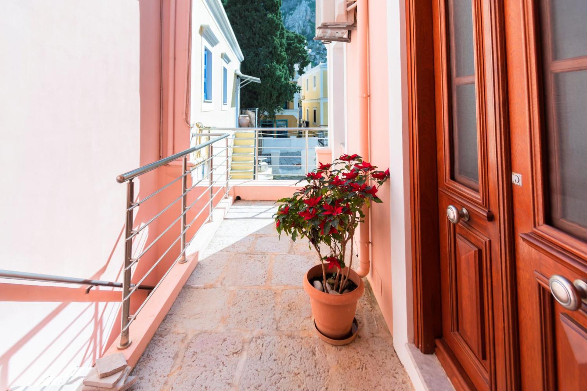 Yiayia'S Central Apartment Symi Bagian luar foto